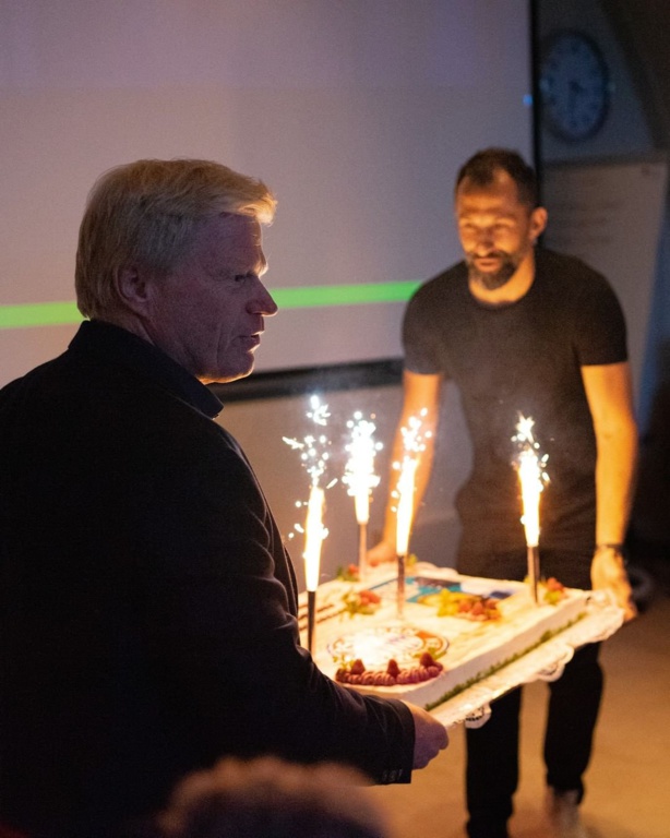 Meilleur joueur africain : Le Bayern célèbre le trophée de Sadio Mané Meilleur joueur africain : Le Bayern célèbre le trophée de Sadio Mané