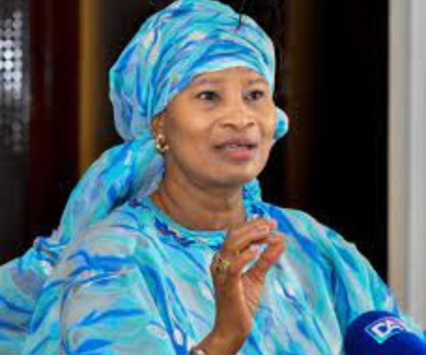 Troisième mandat : "Le décompte du mandat commence avec la nouvelle constitution", selon Aïssata Tall Sall v Troisième mandat : "Le décompte du mandat commence avec la nouvelle constitution", selon Aïssata Tall Sall v