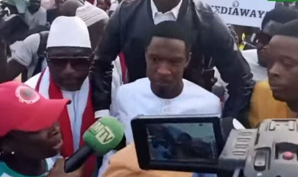 Manifestation de la société civile : PDF hué par des partisans de Sonko Manifestation de la société civile : PDF hué par des partisans de Sonko