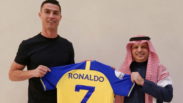 Al-Nassr : les détails astronomiques du contrat de Cristiano Ronaldo Al-Nassr : les détails astronomiques du contrat de Cristiano Ronaldo