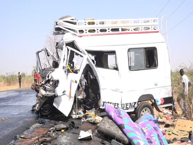 Commune de Sakal : Une collision entre un car et un camion fait 19 morts Commune de Sakal : Une collision entre un car et un camion fait 19 morts
