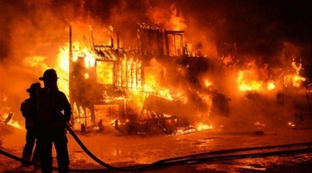 Incendie au marché Ocass de Touba: 480 cantines et étals ainsi que 70 magasins partis en feu Incendie au marché Ocass de Touba: 480 cantines et étals ainsi que 70 magasins partis en feu