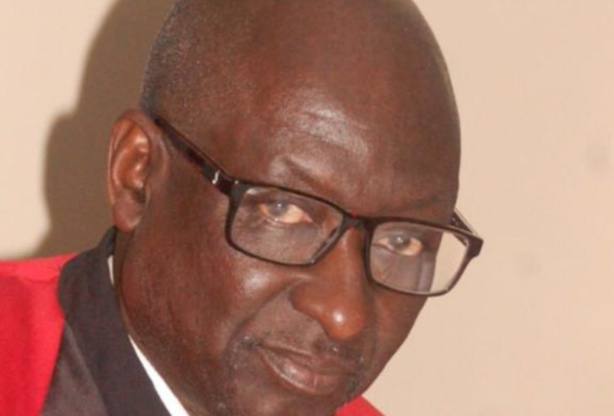 Trouble autour de l’article 27 de la constitution sénégalaise sur le mandat présidentiel ou le mal démocratique sénégalais (Pr Alioune Badara Fall) Trouble autour de l’article 27 de la constitution sénégalaise sur le mandat présidentiel ou le mal démocratique sénégalais (Pr Alioune Badara Fall)