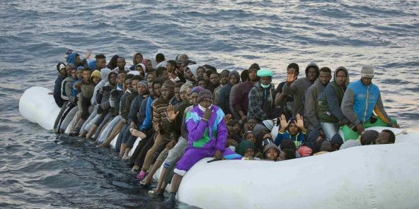 Immigration : 300 migrants disparus en mer
