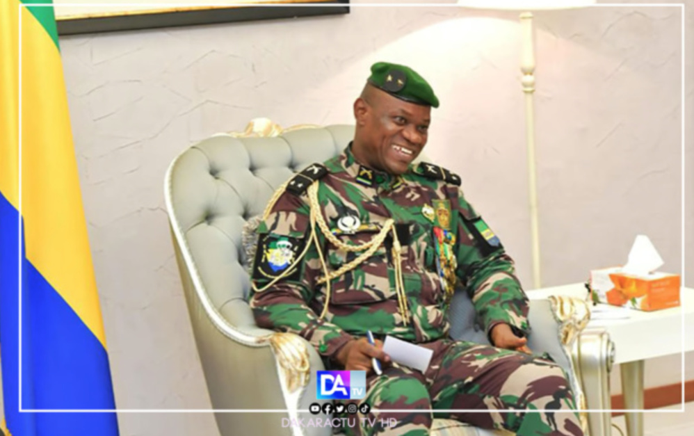 Gabon : Le président de la transition Brice Oligui Nguema renonce à son salaire de président Gabon : Le président de la transition Brice Oligui Nguema renonce à son salaire de président