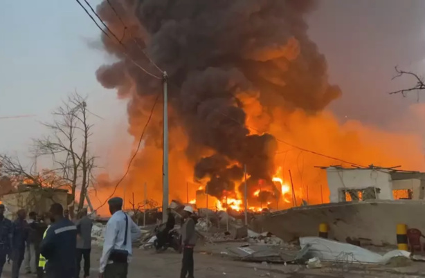Guinée : situation préoccupante après une violente explosion dans le port de Conakry Guinée : situation préoccupante après une violente explosion dans le port de Conakry