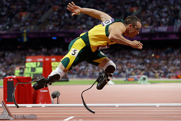 Oscar Pistorius libre après le meurtre de sa compagne Reeva Steenkamp Oscar Pistorius libre après le meurtre de sa compagne Reeva Steenkamp