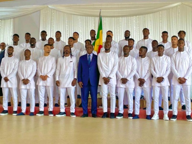 Macky Sall promet une récompense exceptionnelle en cas de doublé Macky Sall promet une récompense exceptionnelle en cas de doublé