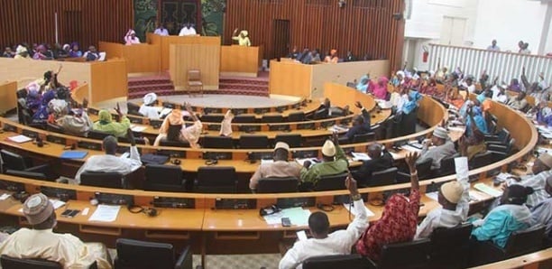 REPORT PRESIDENTIELLE : Les députés offrent une rallonge de 10 mois à Macky Sall 