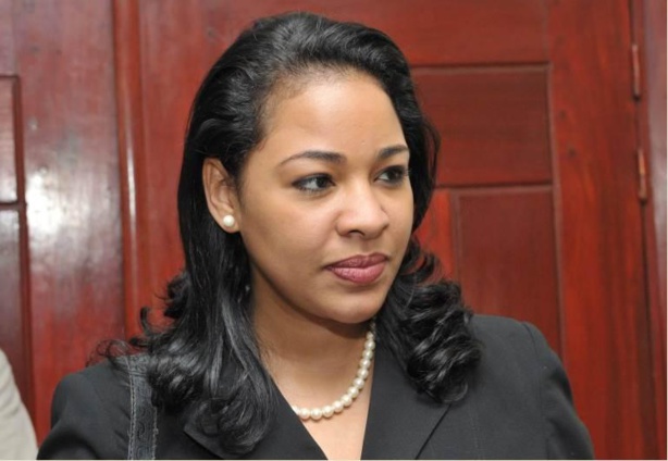 ELECTION PRESIDENTIELLE : Léna Sène soutient Karim Wade ELECTION PRESIDENTIELLE : Léna Sène soutient Karim Wade