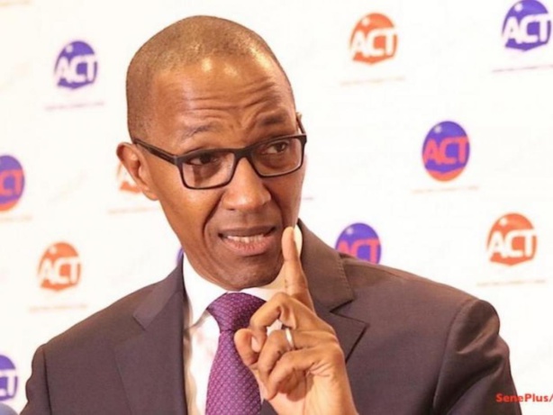 Abdoul Mbaye : "L'expression du peuple ne doit être ni trahie ni entravée" Abdoul Mbaye : "L'expression du peuple ne doit être ni trahie ni entravée"