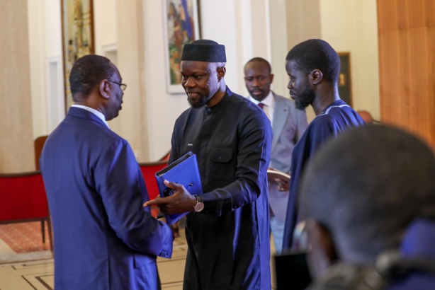 Palais de la République : Macky Sall a rencontré son successeur Bassirou Diomaye Faye Palais de la République : Macky Sall a rencontré son successeur Bassirou Diomaye Faye
