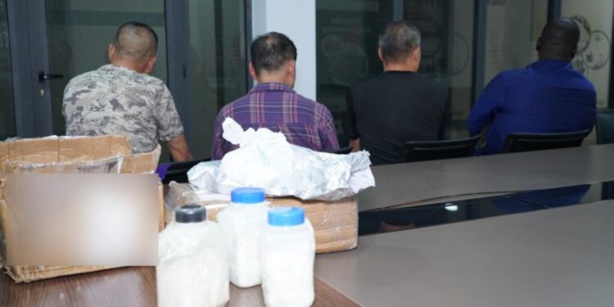 Saisie de 500 grammes d’amphétamine à l’AIBD : Trois Asiatiques et un Sénégalais arrêtés Saisie de 500 grammes d’amphétamine à l’AIBD : Trois Asiatiques et un Sénégalais arrêtés