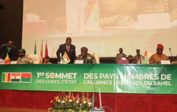 Après la création de la Confédération des Etats du Sahel, la CEDEAO appelle les militaires à reconsidérer leur position Après la création de la Confédération des Etats du Sahel, la CEDEAO appelle les militaires à reconsidérer leur position