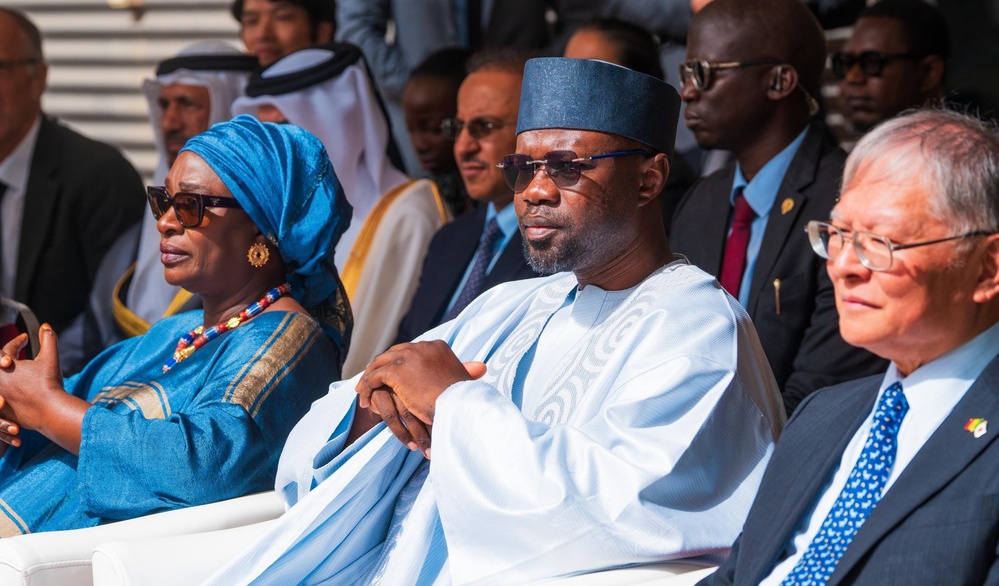 Ousmane Sonko réceptionne deux machines offertes par le Japon pour le déminage en Casamance Ousmane Sonko réceptionne deux machines offertes par le Japon pour le déminage en Casamance