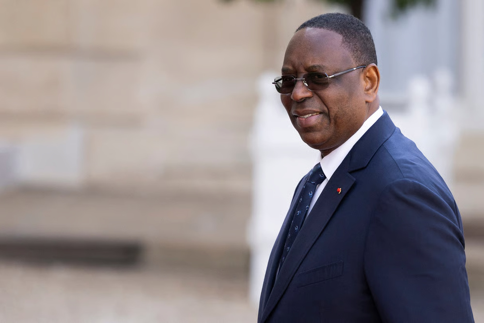 Le dilemme de Dakar face à l'aura encombrante de Macky Sall Le dilemme de Dakar face à l'aura encombrante de Macky Sall