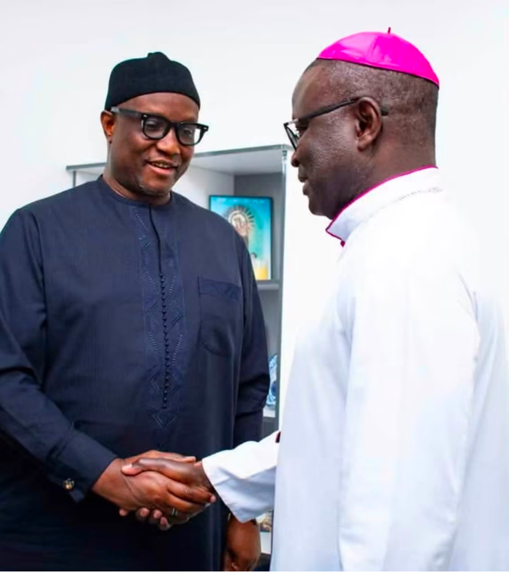 Le Ministre de l'Intérieur, Mouhamadou Makhtar Cissé chez l’Archevêque de Dakar Le Ministre de l'Intérieur, Mouhamadou Makhtar Cissé chez l’Archevêque de Dakar