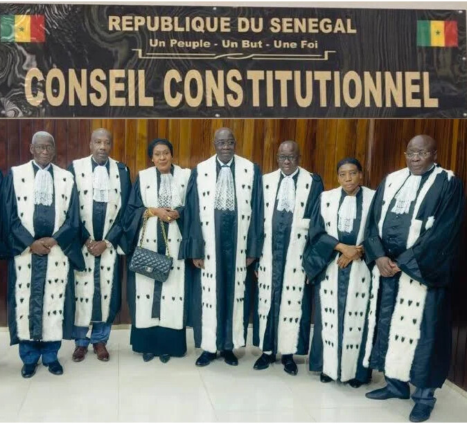 Le Conseil constitutionnel rejette la réforme du Code pétrolier et accentue la fracture au sommet de l'État
