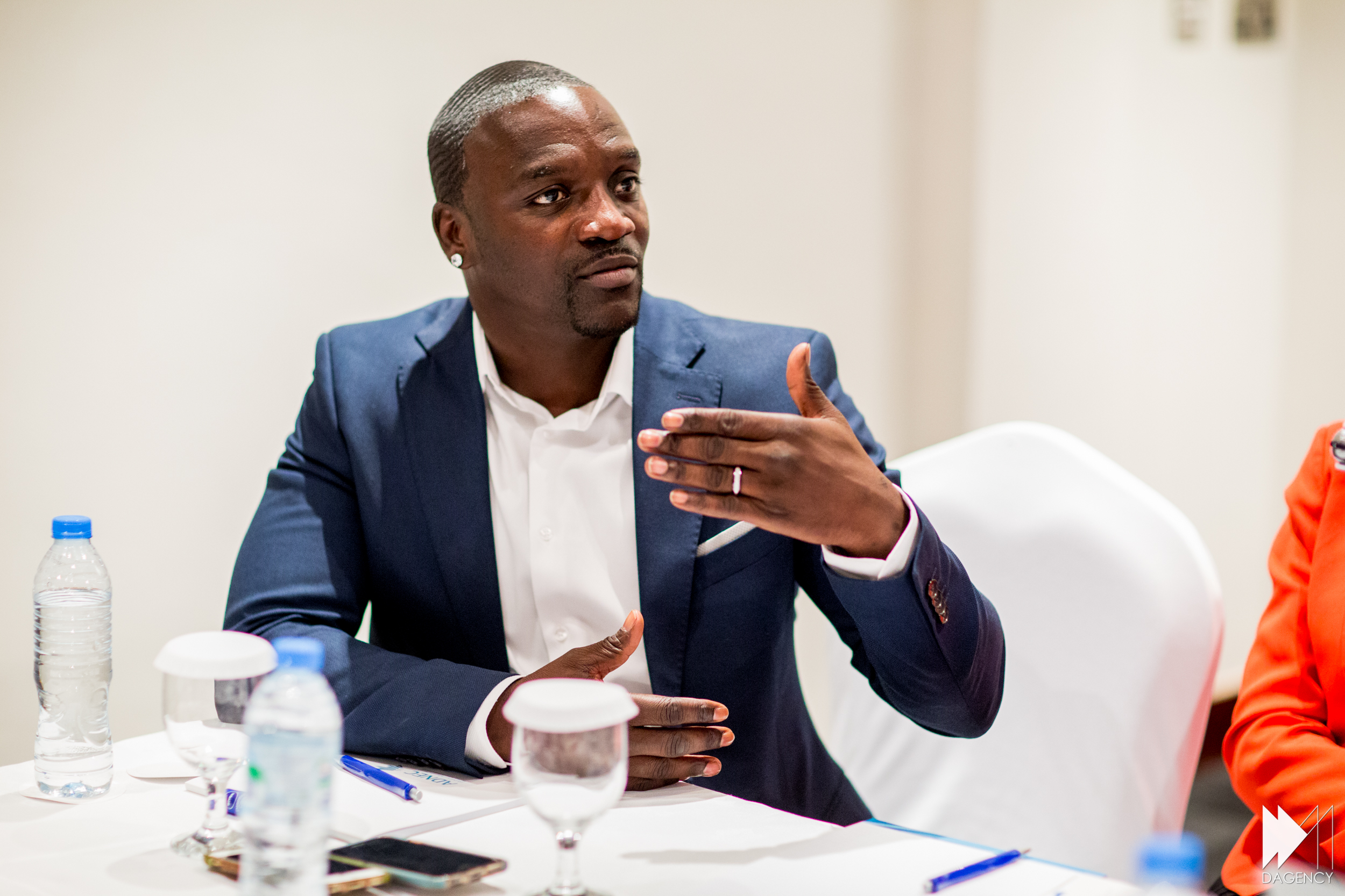 Akon en Gambie pour rencontrer Barrow