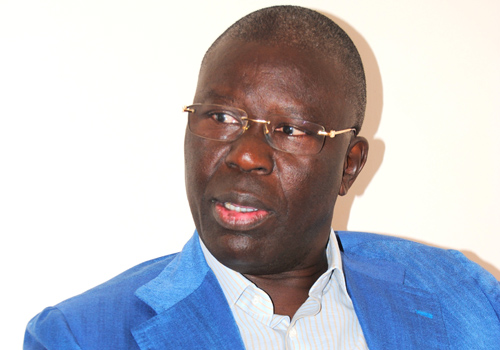 Babacar Gaye : «Macky Sall copie la vision de Wade»