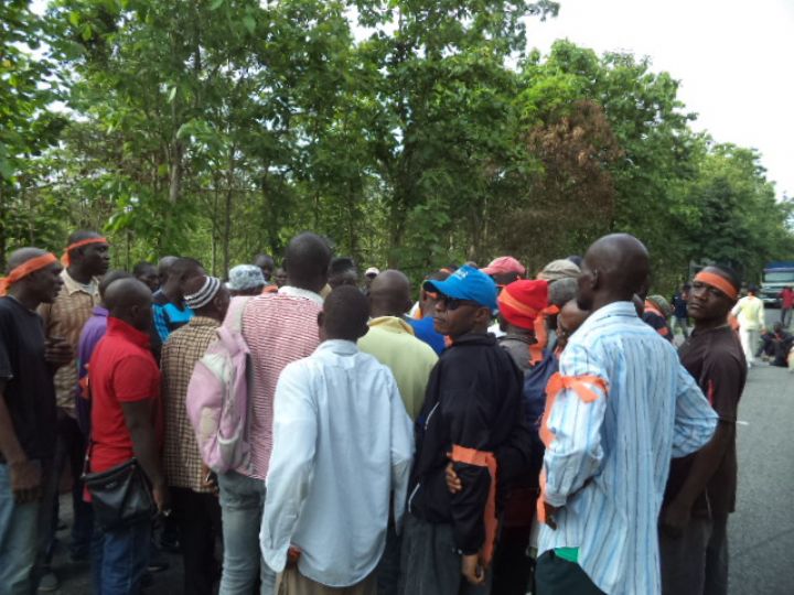 Côte d’Ivoire : une centaine d’ex-rebelles "démobilisés" bloquent l’accès à Bouaké et réclament 18 millions de F CFA par personne
