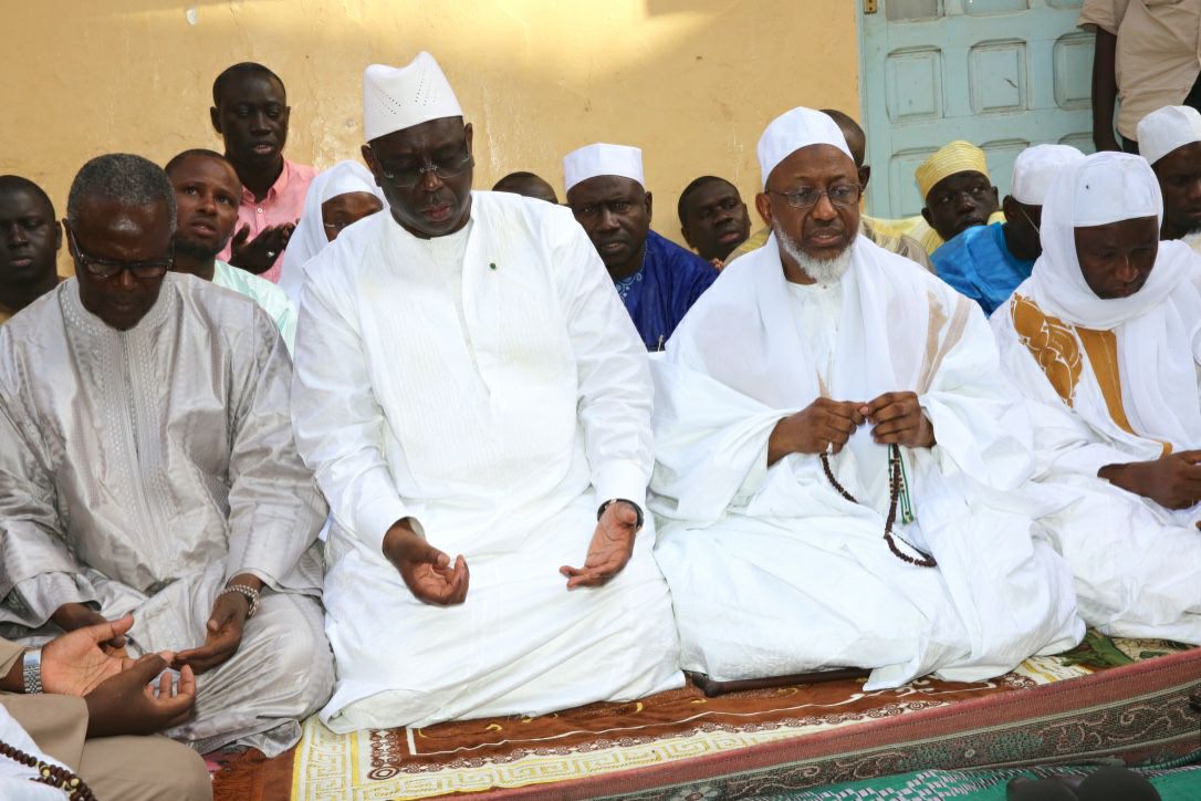 L'imam retarde la prière du vendredi pour attendre le président Macky, des fidèles boudent