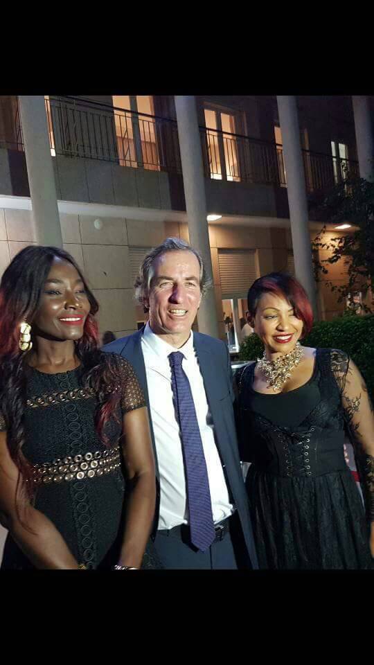 14 juillet : Coumba Gawlo et Viviane avec l'ambassadeur de France