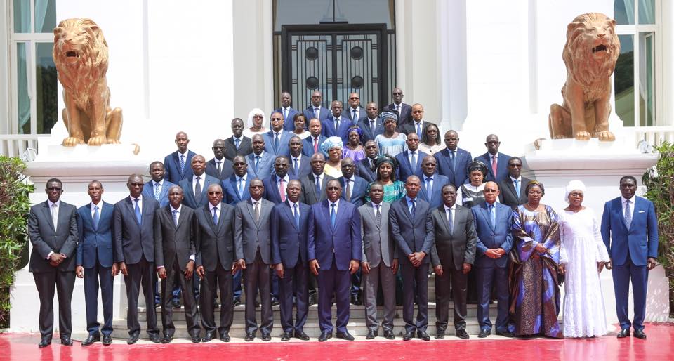 Les images du premier conseil des ministres du nouveau gouvernement