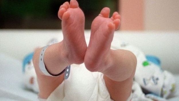 Un bébé est né en Chine quatre ans après la mort de ses parents