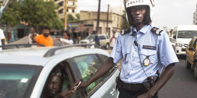 «Amoul Yaakaar», le policier à qui on ne glisse pas un billet dans le permis
