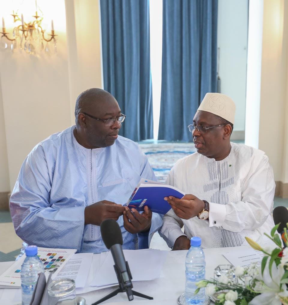Le Président Macky rend hommage à Babacar Touré