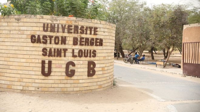 Les étudiants de l'UGB dénoncent le "hors sujet de Macky Sall" à l'Ucad