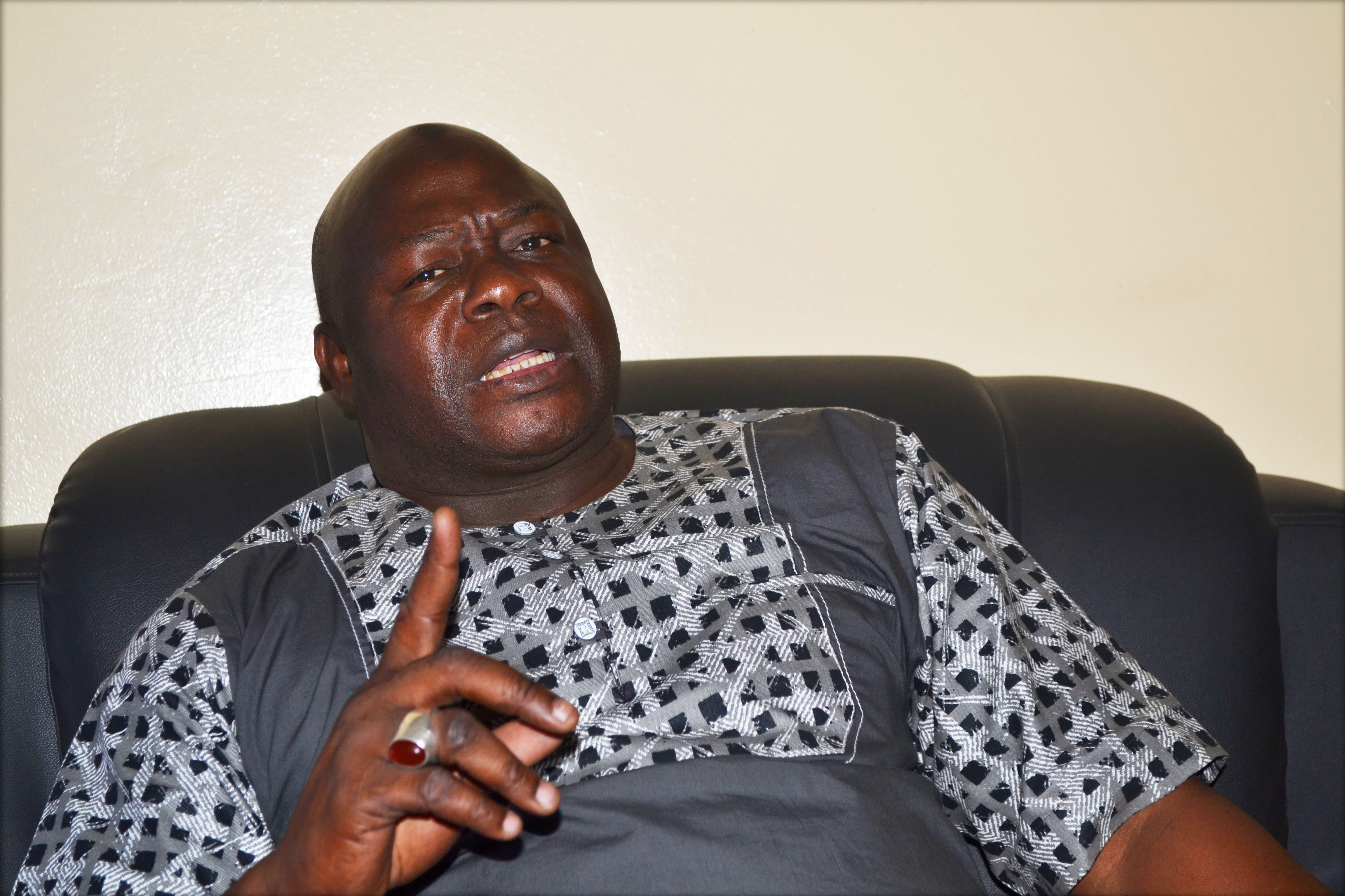 Seydina sort de la Section de recherche et maintient le flou sur sa lettre de démission