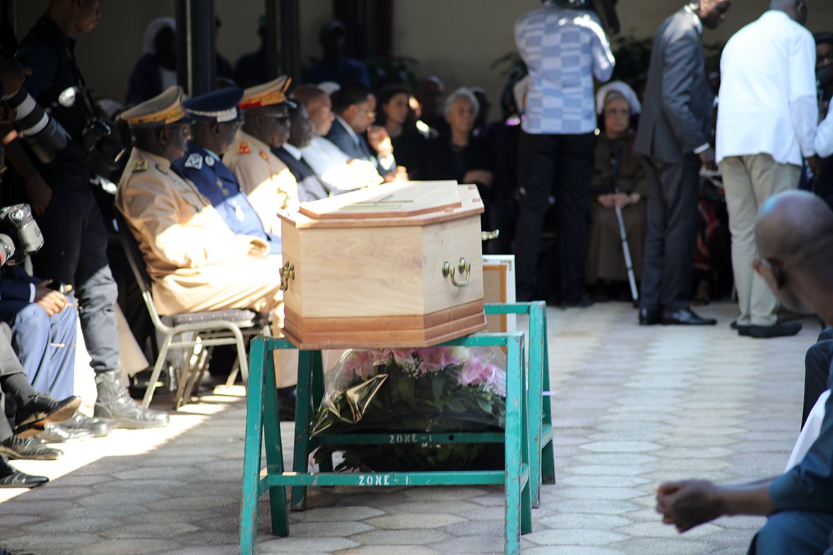 Levée du corps en image de l'épouse de Léopold Sédar Senghor, Colette Senghor