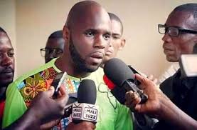 Kemi Seba n’a pas quitté le Sénégal