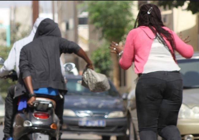 20 ans de travaux forcés à deux "scootéristes" qui avaient arraché un sac contenant 23 millions de CFA 