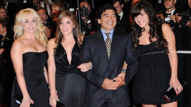 Maradona : pourquoi le partage des biens de l'icône du football sera compliqué
