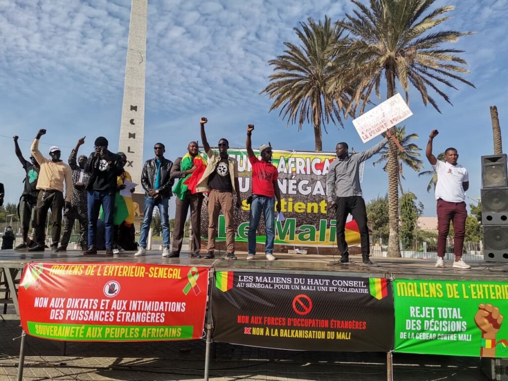 Place de la Nation : La société civile sénégalaise soutient le Mali et condamne l’embargo