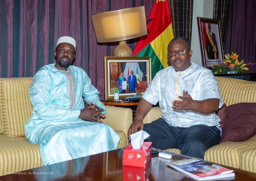 Ousmane Sonko reçu par Umaro Sissoco Embalo à Dakar