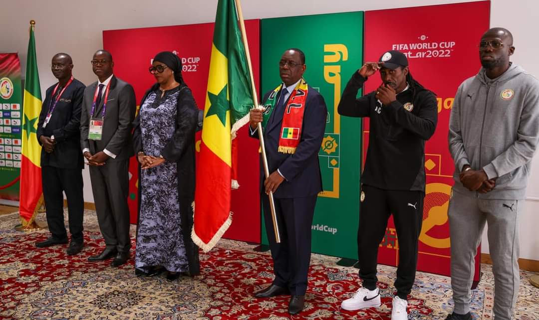 En image : La cérémonie de remise du drapeau national aux Lions