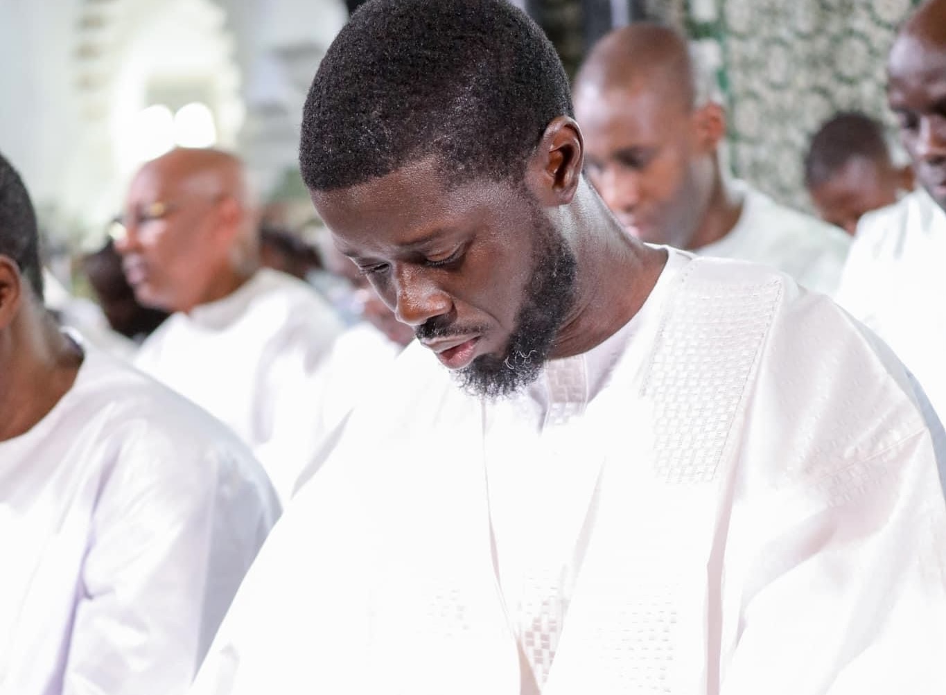 Le Président Diomaye prie à la mosquée omarienne ce vendredi