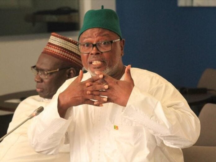Importation de véhicules de 10 ans: Alioune Tine dénonce une menace écologique et sanitaire