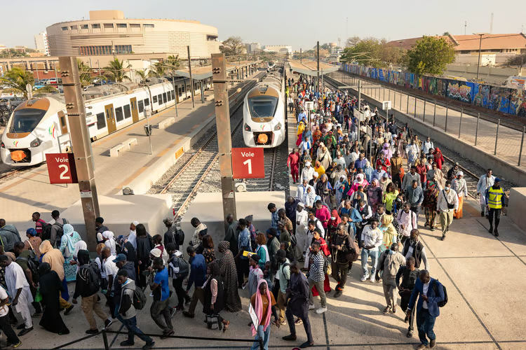 Subventions, retards, rames HS… Le TER du Sénégal risque-t-il de ralentir ?