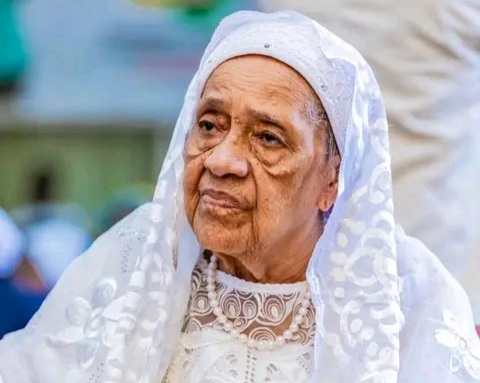 Décès de Hadja Andrée Touré, la première Première dame de la Guinée indépendante