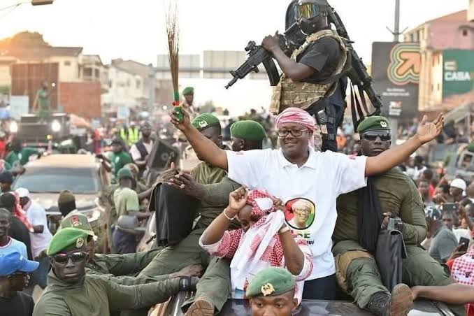 Umaro Sissoco Embaló annonce son retour à Bissau et sa candidature à la présidentielle, 10 mois aprés le coup d'Etat
