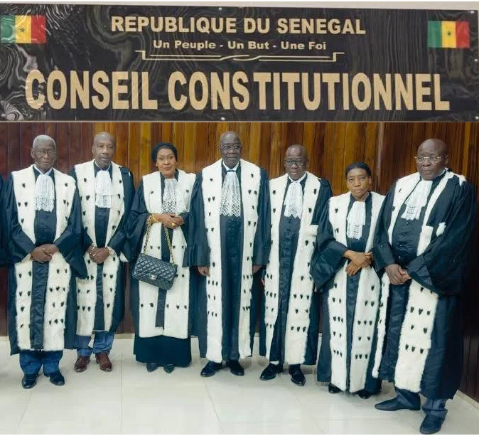 Le Conseil constitutionnel rejette la réforme du Code pétrolier et accentue la fracture au sommet de l'État