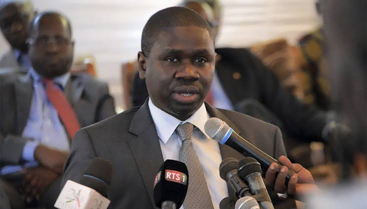 Me El Hadji Omar Youm fustige la menace de rejet de la LFR/LFI et recadre Ousmane Sonko sur les règles du jeu parlementaire