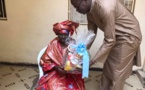 Banda Diop, le maire de la Patte d'Oie, rend visite à la maman de Khalifa Sall pour la fête des mères