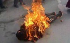 La veuve d'un imam s'immole par le feu dans les toilettes de la mosquée