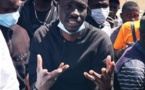 Karim Gueye et 8 autres personnes arrêtés pour avoir brulé le drapeau LGBT